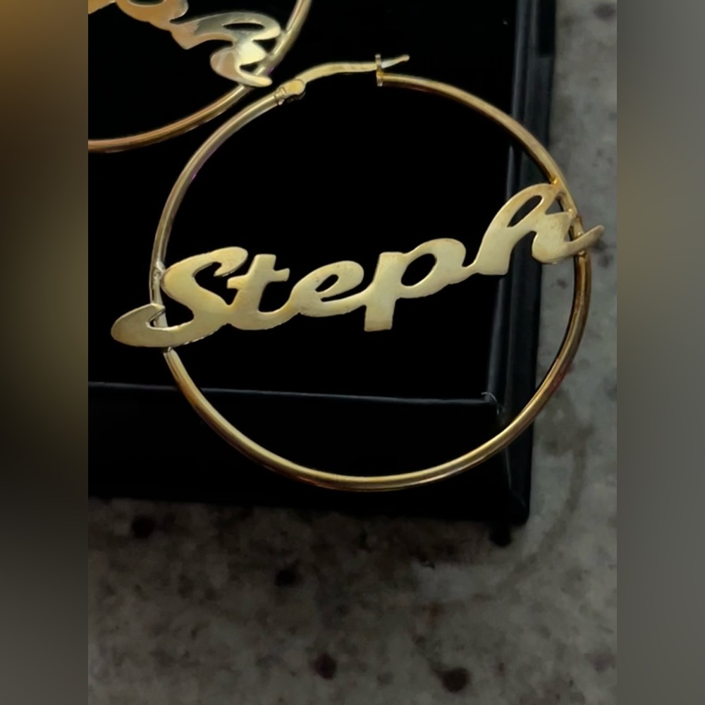 THE M JEWELERS STEPH GOLD HOOPS